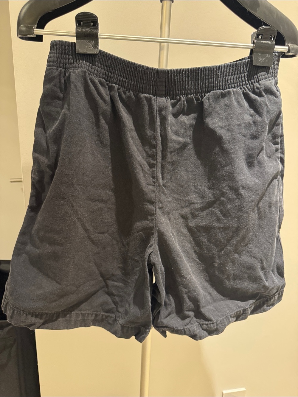 7 inch Wilfred Free Casual Elastic-Waist Shorts in Black